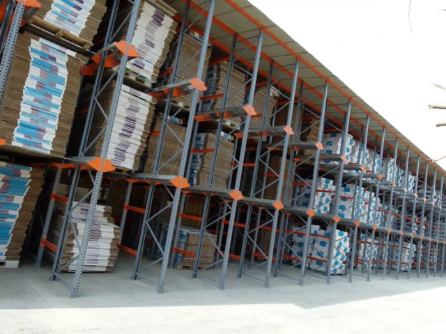 قفسه بندی خودراهرو (Drive-In Shelving)
